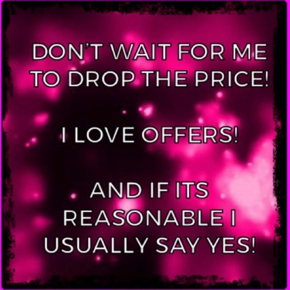 Hii check out my closet everything must go🤗🩷 - Picture 1 of 1